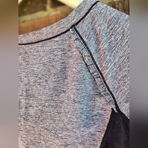 Lululemon long sleeve - Picture 3 of 6